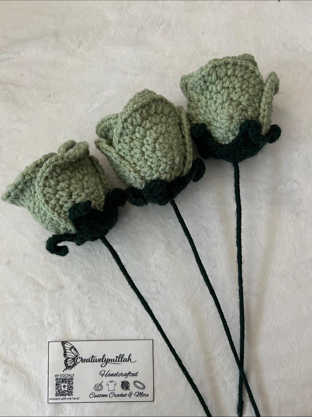 3 crochet Roses color:sage